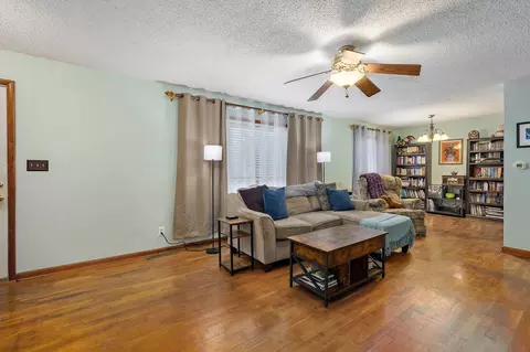 853 W Whiteside St, Springfield, MO 65807 photo 5