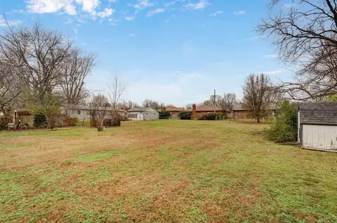 853 W Whiteside St, Springfield, MO 65807 photo 24