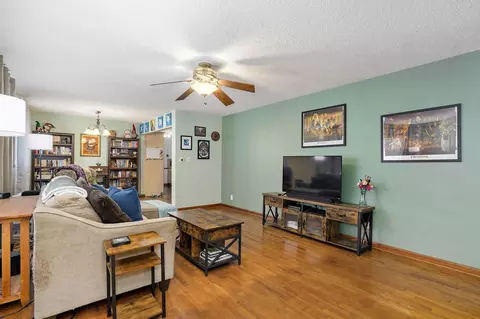 853 W Whiteside St, Springfield, MO 65807 photo 4