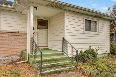 853 W Whiteside St, Springfield, MO 65807 photo 3