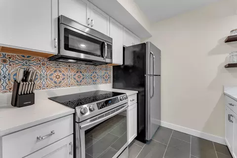 Kitchen - 264 Turnberry Dr #2, Branson, MO 65616 photo 2 of 3