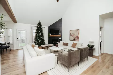 913 E Shore Line Dr, Ozark, MO 65721 photo 3