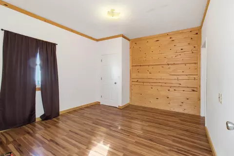 Bedroom - 305 Thomas St, Birch Tree, MO 65438 photo 4 of 5