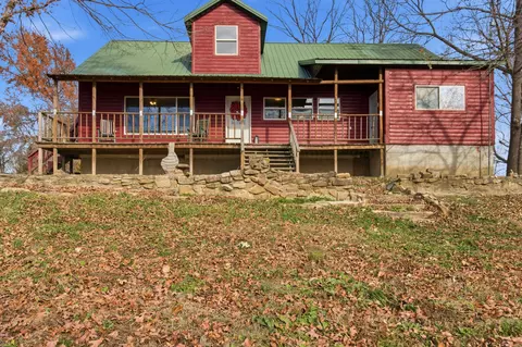 Exterior - 305 Thomas St, Birch Tree, MO 65438 photo 4 of 5