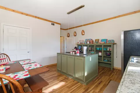 Kitchen - 305 Thomas St, Birch Tree, MO 65438 photo 3 of 4