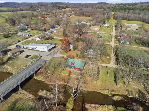 View/Area - 305 Thomas St, Birch Tree, MO 65438 photo 8 of 11
