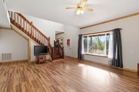 Living - 305 Thomas St, Birch Tree, MO 65438 photo 1 of 3