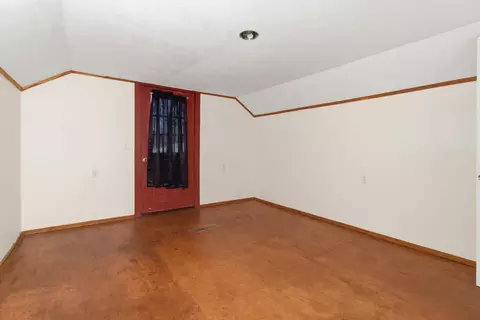 Bedroom - 305 Thomas St, Birch Tree, MO 65438 photo 5 of 5
