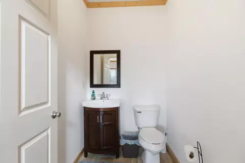 Bath - 305 Thomas St, Birch Tree, MO 65438 photo 3 of 3