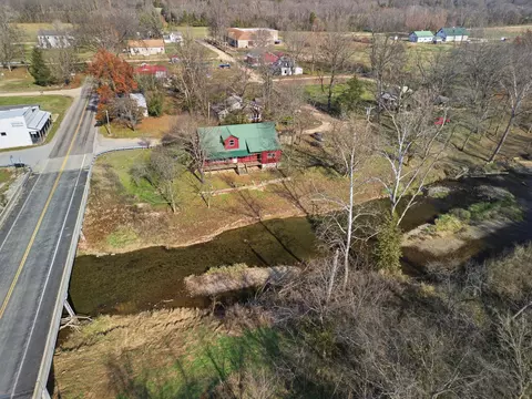 View/Area - 305 Thomas St, Birch Tree, MO 65438 photo 3 of 11