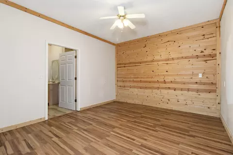 Bedroom - 305 Thomas St, Birch Tree, MO 65438 photo 2 of 5