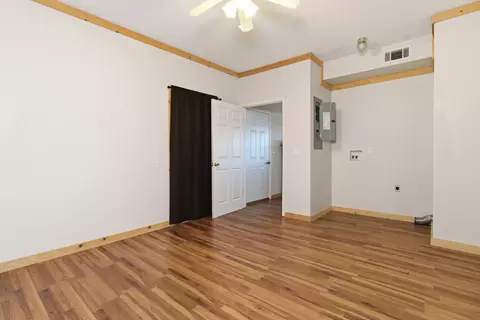 Bedroom - 305 Thomas St, Birch Tree, MO 65438 photo 1 of 5