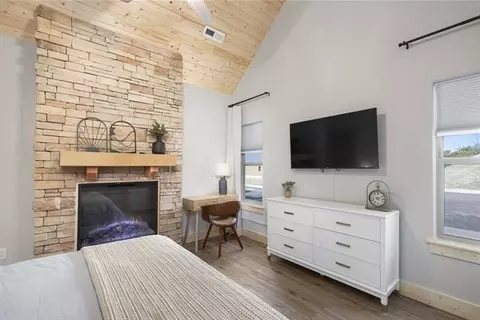 Bedroom - 171 Summer Bay Blvd, Branson, MO 65616 photo 2 of 7