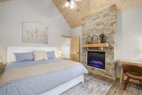 Bedroom - 171 Summer Bay Blvd, Branson, MO 65616 photo 1 of 7