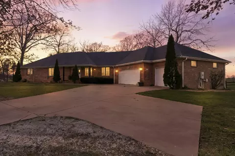 308 S Tanglewood Dr, Ozark, MO 65721