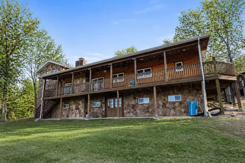 213 Hydes Hollow Ln, Lampe, MO 65681
