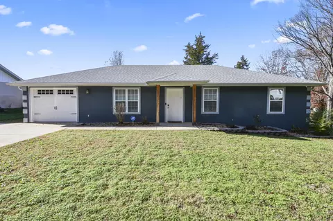 335 Knox Ave, Hollister, MO 65672