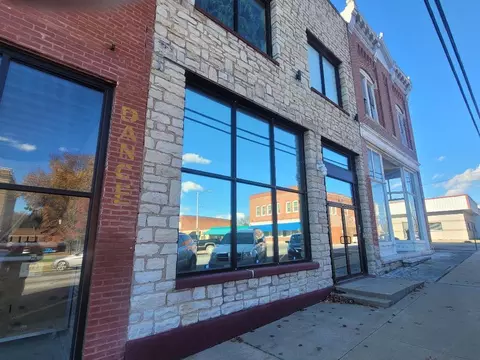 Exterior - 103 S Main St, Galena, MO 65656 photo 3 of 9