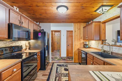 Kitchen - 126 Dragonfly Ln, Branson, MO 65616 photo 4 of 7