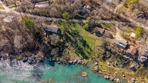 000 Riverview Dr, Mammoth Spring, AR 72554 photo 4