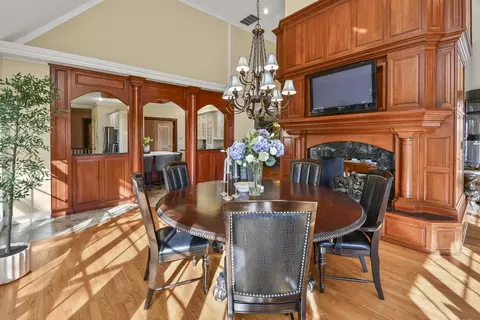 Dining - 5575 S Castlebay Dr, Springfield, MO 65809 photo 4 of 7