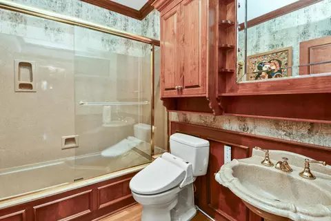 Bath - 5575 S Castlebay Dr, Springfield, MO 65809 photo 10 of 20