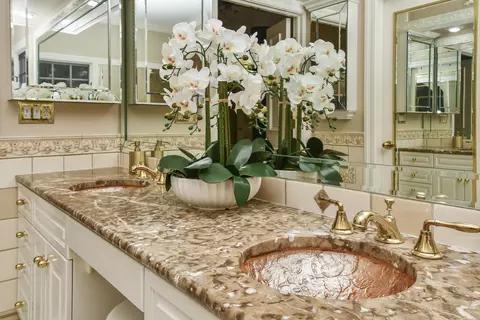 Bath - 5575 S Castlebay Dr, Springfield, MO 65809 photo 5 of 20