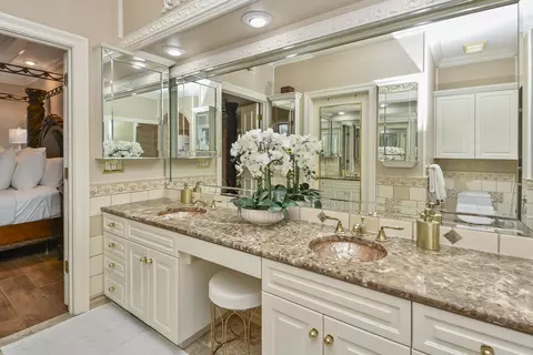 Bath - 5575 S Castlebay Dr, Springfield, MO 65809 photo 3 of 20