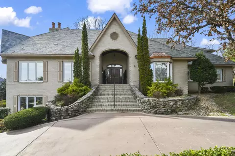 5575 S Castlebay Dr, Springfield, MO 65809