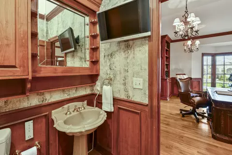 Bath - 5575 S Castlebay Dr, Springfield, MO 65809 photo 11 of 20