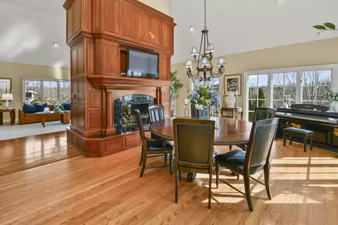Dining - 5575 S Castlebay Dr, Springfield, MO 65809 photo 3 of 7