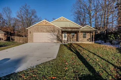 1560 Lacy Spring Dr, Marshfield, MO 65706