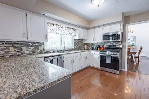 3647 E Sugar Hollow St, Springfield, MO 65809 photo 13