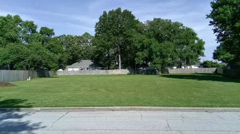 2721 S Timbercreek Ave, Springfield, MO 65807