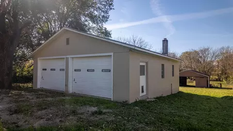 2453 N Albertha Ave, Springfield, MO 65803 photo 7