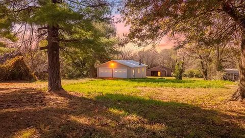 2453 N Albertha Ave, Springfield, MO 65803