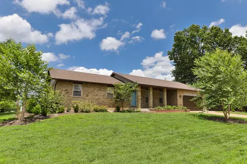 1341 W Pine St, Bolivar, MO 65613