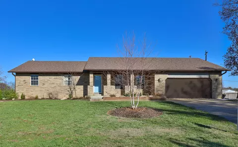1341 W Pine St, Bolivar, MO 65613