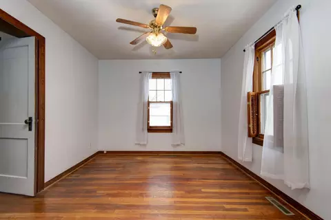 2157 W Phelps St, Springfield, MO 65802 photo 5