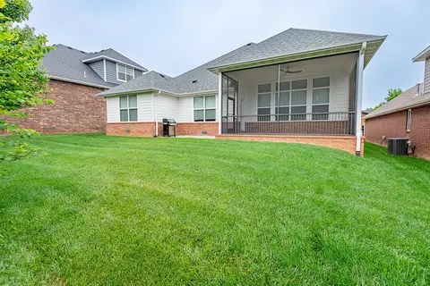 Exterior - 3722 E Woodhue St, Springfield, MO 65802 photo 6 of 8