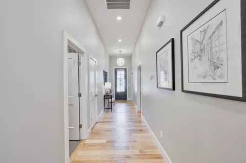 Entry Way - 3722 E Woodhue St, Springfield, MO 65802 photo 2 of 4