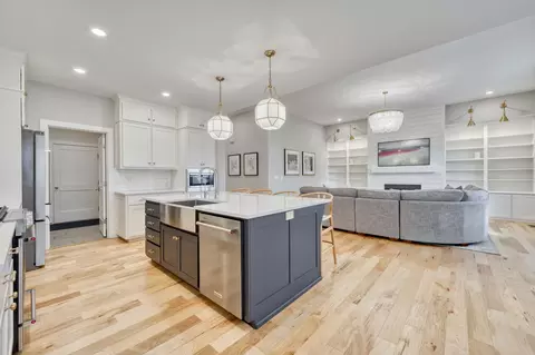 Kitchen - 3722 E Woodhue St, Springfield, MO 65802 photo 2 of 4