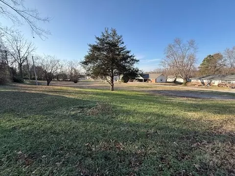 355 Roberts Dr, Mount Vernon, MO 65712