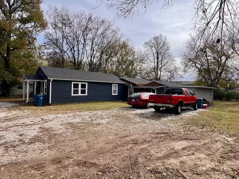 1360 E Locust St, Springfield, MO 65803 photo 2