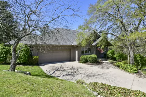 1304 Stoneycreek Ln, Branson West, MO 65737