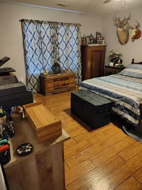 Bedroom - 18197 7th St, Winona, MO 65588 photo 2 of 2