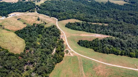 000 Neon Sky Dr, Pineville, MO 64856