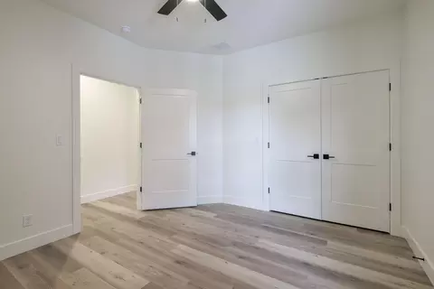 Bedroom - 82 Mountain View Ct, Branson West, MO 65737 photo 6 of 8