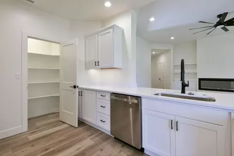 Kitchen - 82 Mountain View Ct, Branson West, MO 65737 photo 4 of 5