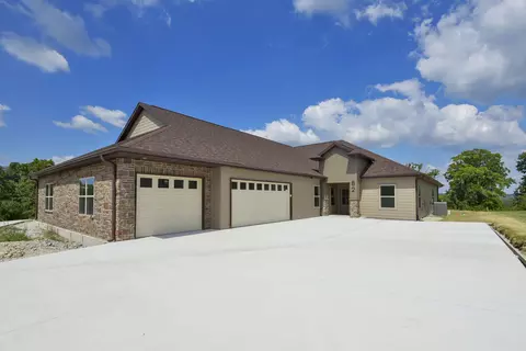 82 Mountain View Ct, Branson West, MO 65737